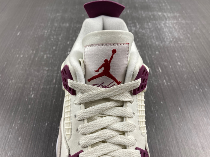 SB x Jordan 4 “Sapphire”