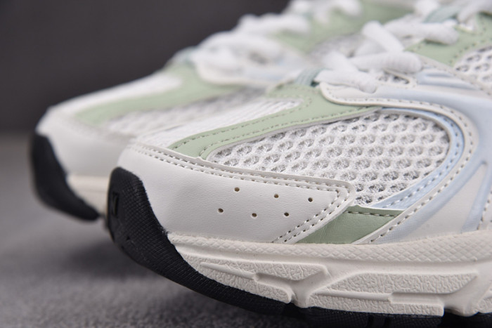 NEW BALANCE SNEAKER NB107