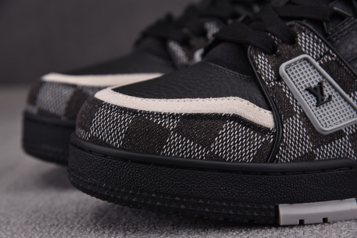 LV SNEAKER LV-000531