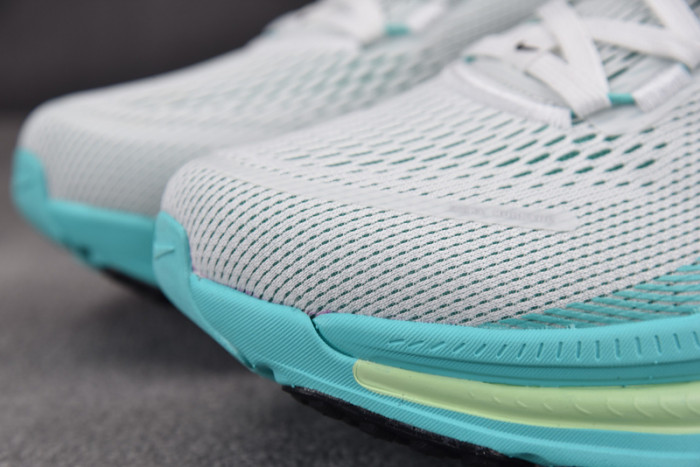 Nike Air Zoom Vomero 18 