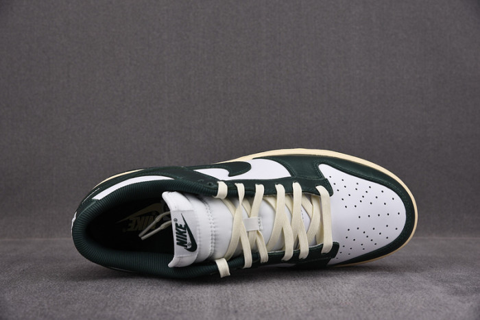 Nike Dunk Low "Vintage Green" DQ8580-100