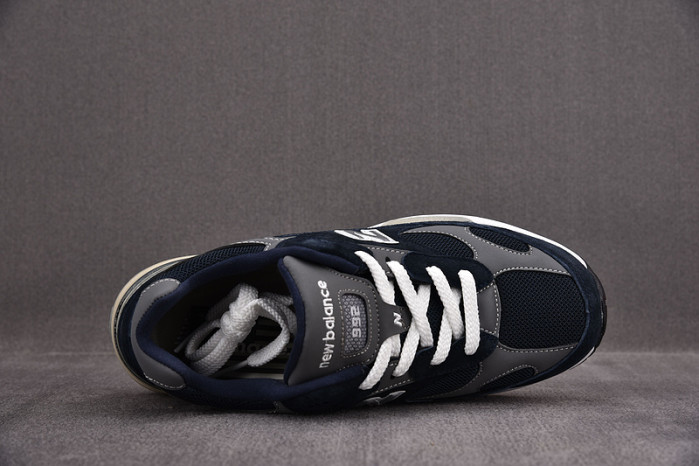 NEW BALANCE SNEAKER NB057