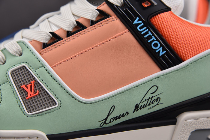 LV SNEAKER LV-000119