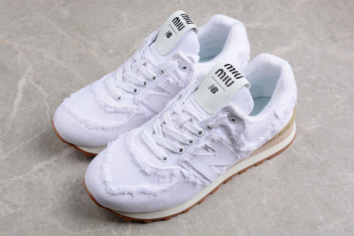 NEW BALANCE SNEAKER 010