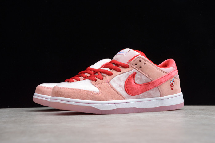 Nike Dunk SB Low strangelove skateboards CT2552-800