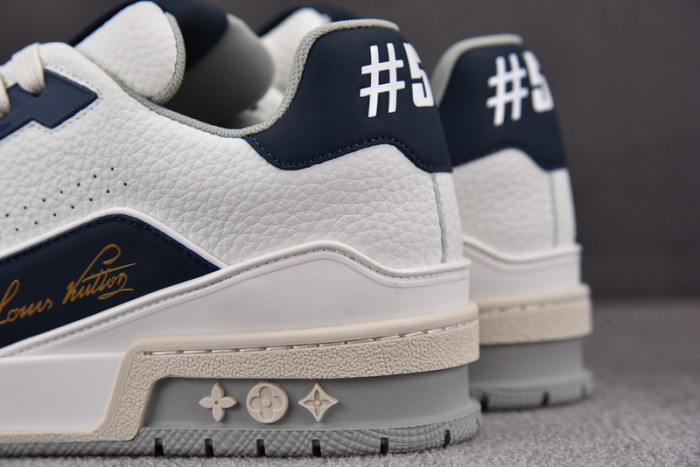 LV SNEAKER LV-000105