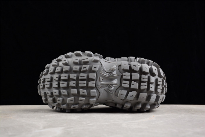 DEFENDER SNEAKER DS022