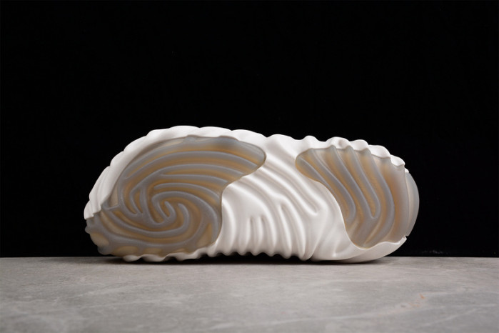 Cr*0*s x salehe bembury c00005