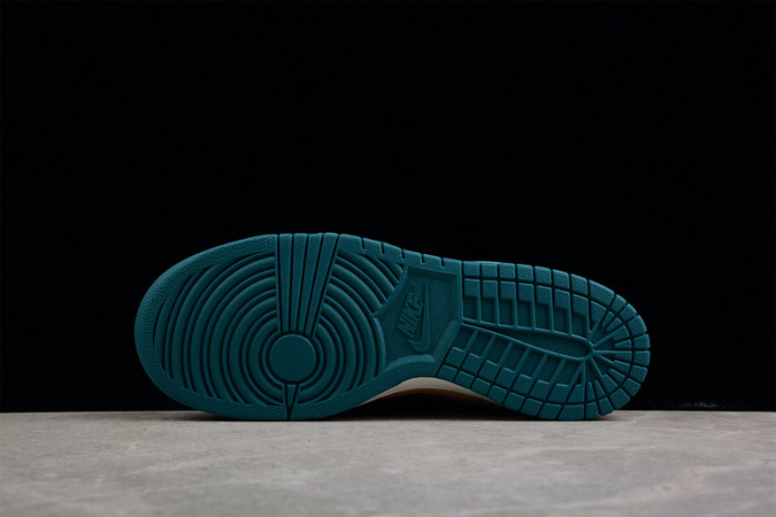 Otomo Katsuhiro x Nike SB Dunk Low "Steamboy OST" LF0039-017