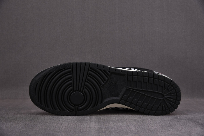 Quartersnacks x Nike SB Dunk Low DM3510-001