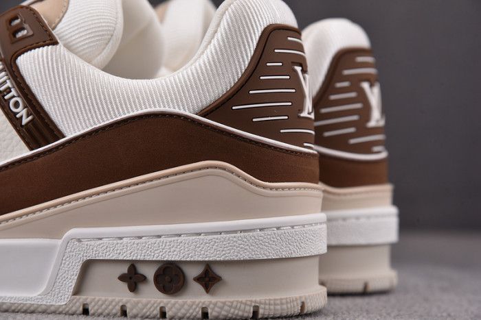 LV SNEAKER LV-000116