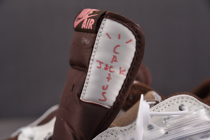 Travis Scott x Air Jordan 1 Low OG WMNS DZ4137-206