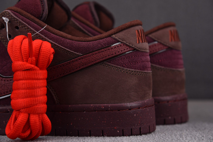 Nike SB Dunk Low City of Love Burgundy Crush FN0619-600