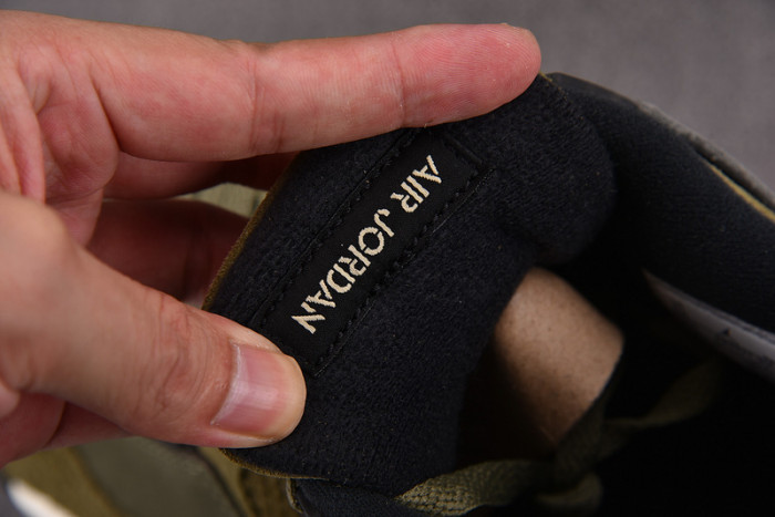 Air Jordan 4 Craft “Medium Olive” FB9927-200