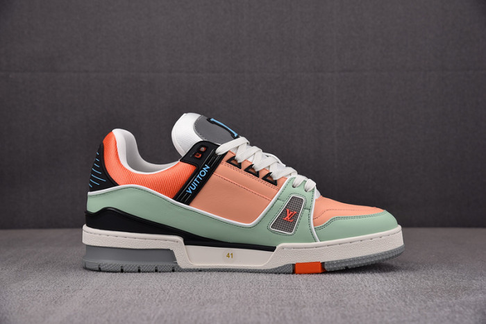 LV SNEAKER LV-000119