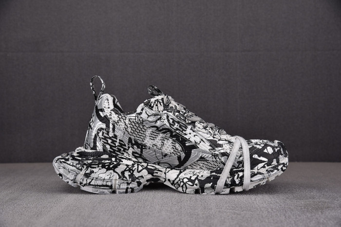 RUNNER SNEAKER RS068