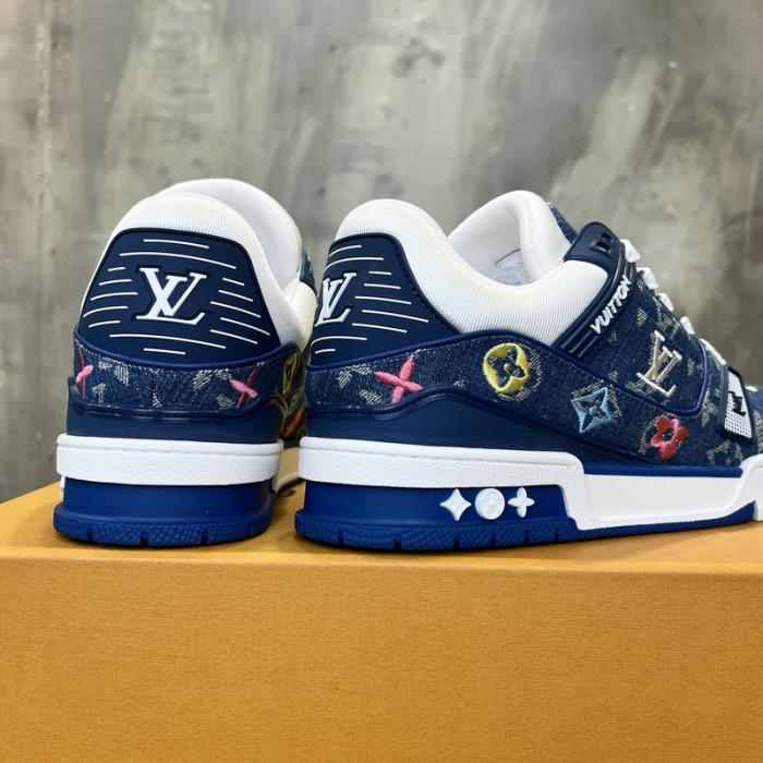 LV SNEAKER LV-000547