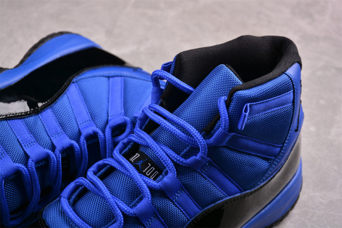 AIR JORDAN 11