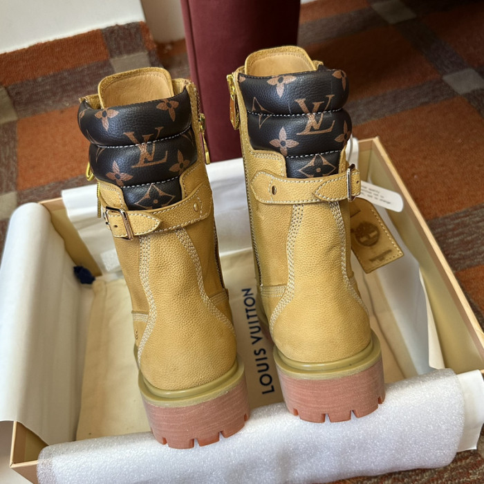 LV BOOTS L000038