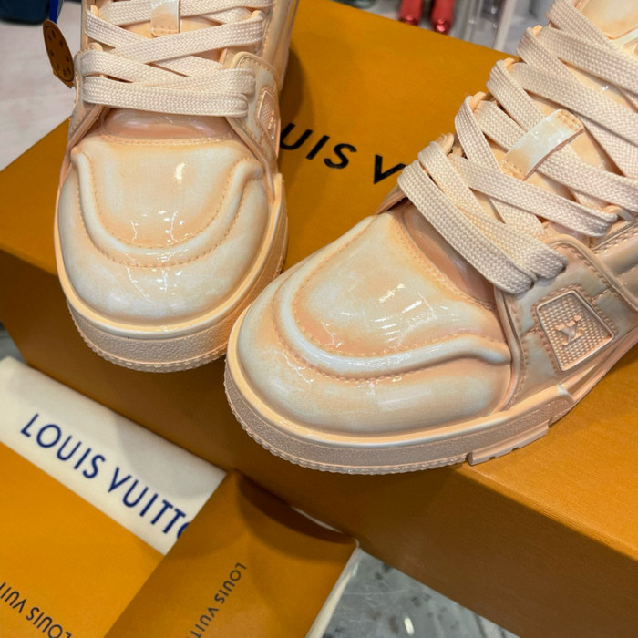LV SNEAKER LV-000506