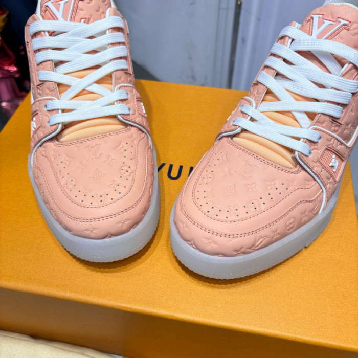 LV SNEAKER LV-000520