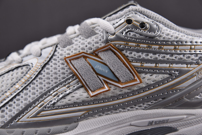 NEW BALANCE SNEAKER NB052