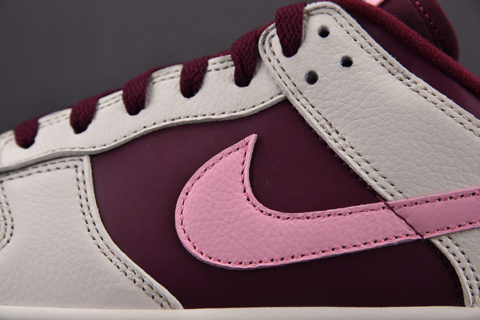 Nike Dunk Low "Valentine