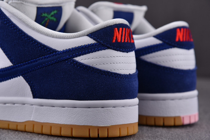 Dunk Low “Los Angeles Dodgers” DO9395-400