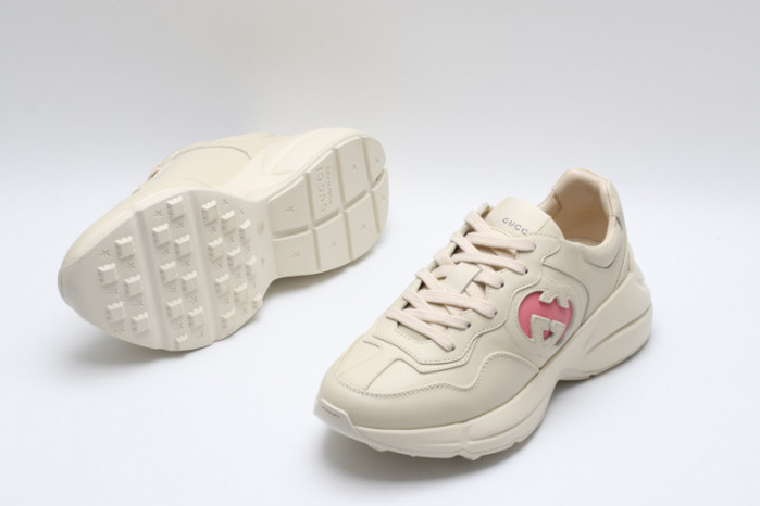 G*u*i* trainer sneaker127