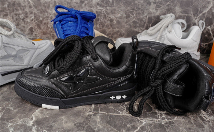LV SNEAKER LV-000167