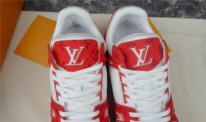 LV SNEAKER LV-000271