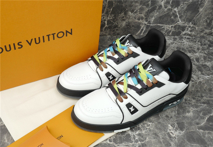 LV SNEAKER LV-000279