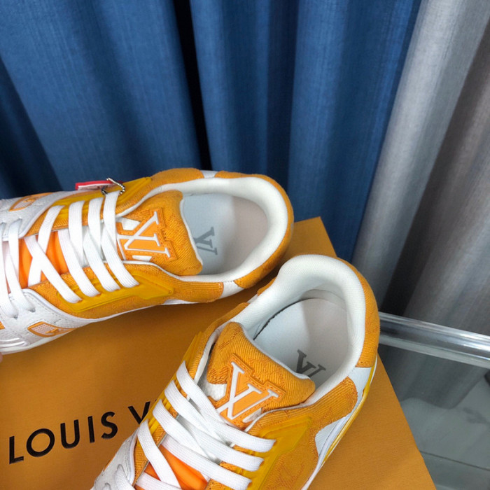 LV SNEAKER LV-000335