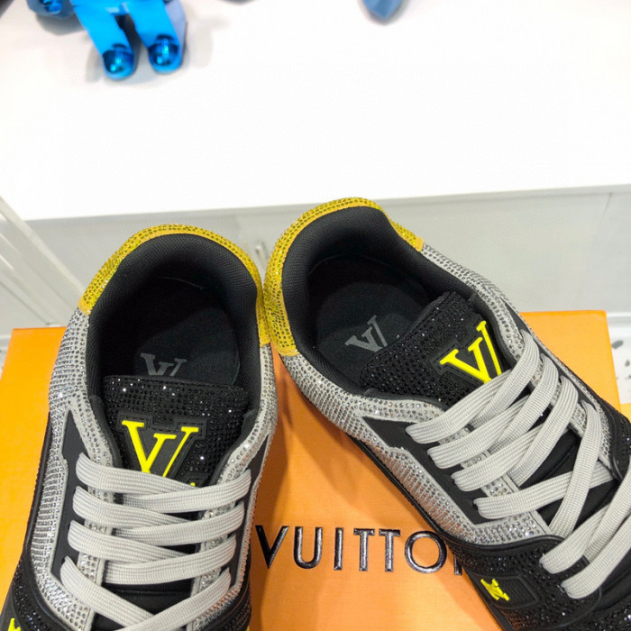 LV SNEAKER LV-000361