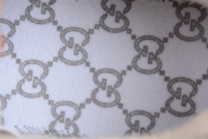 G*u*i* trainer sneaker 92