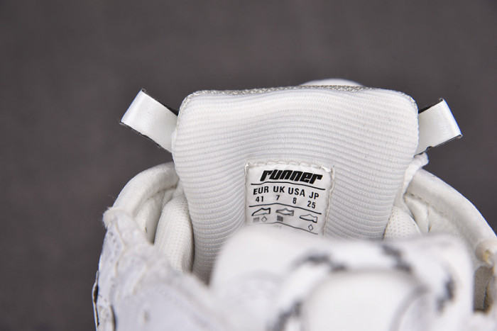 RUNNER SNEAKER RS009