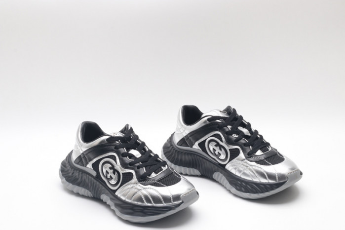 G*u*i* trainer sneaker119