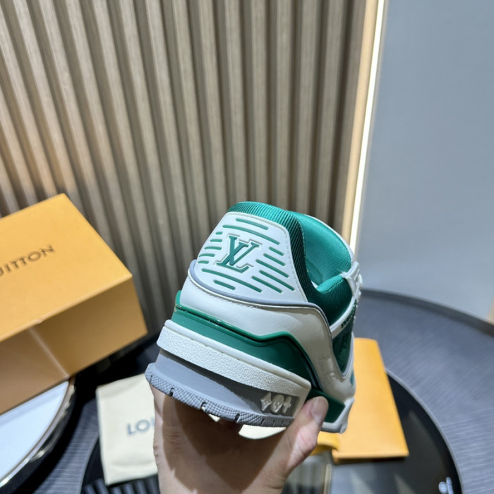 LV TRAINER SNEAKER LV-000599