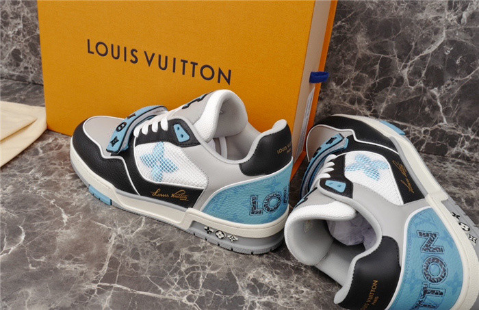 LV SNEAKER LV-000147
