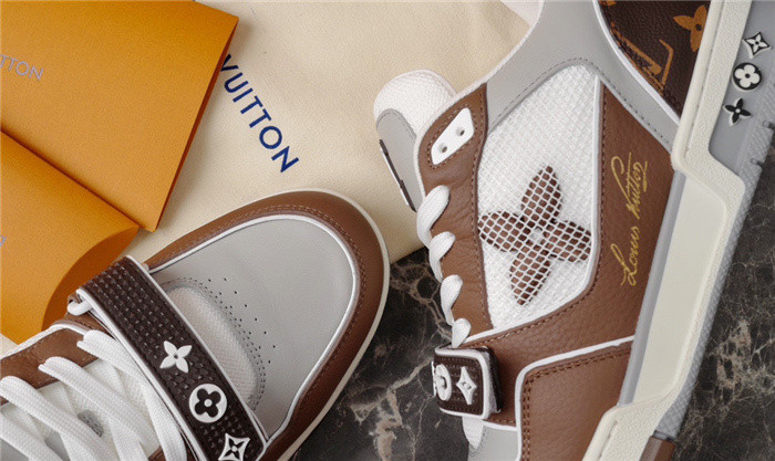 LV SNEAKER LV-000148