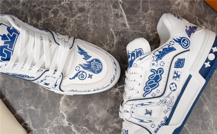 LV SNEAKER LV-000150