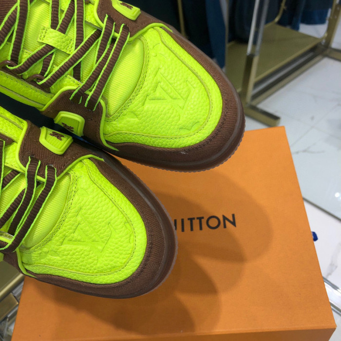 LV SNEAKER LV-000311