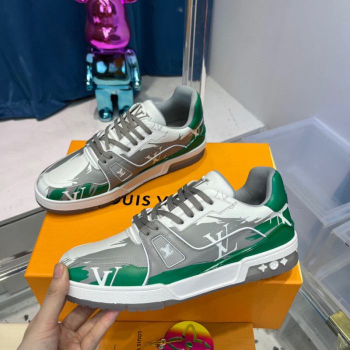 LV SNEAKER LV-000339
