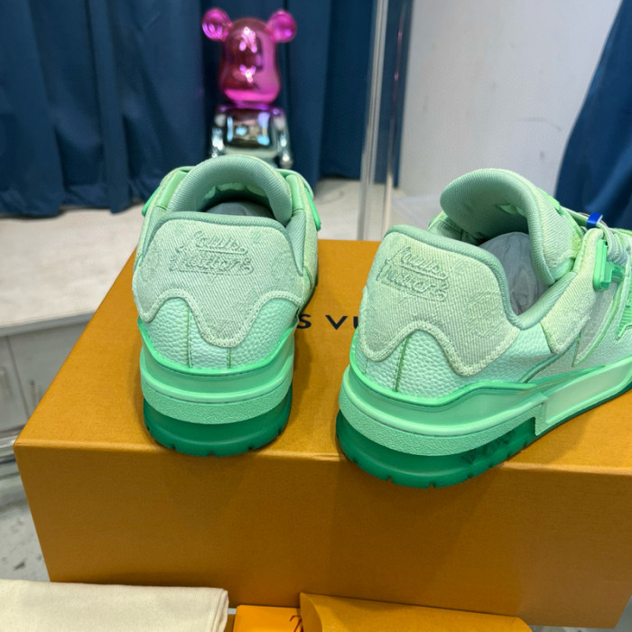 LV SNEAKER LV-000479