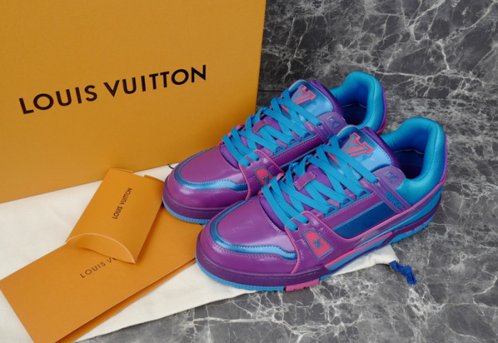LV SNEAKER LV-000238