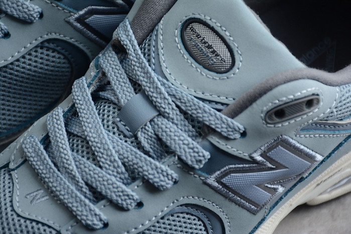 NEW BALANCE SNEAKER 008