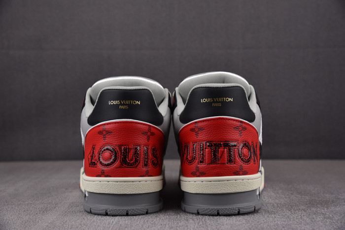 LV SNEAKER LV-000112