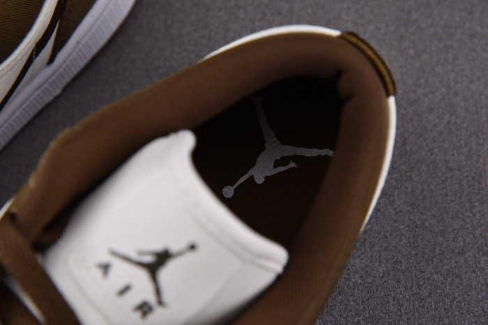 AIR JORDAN 1 LOW SE “LIGHT OLIVE” DV0426-301