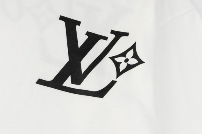 LV CLOTHES V00029