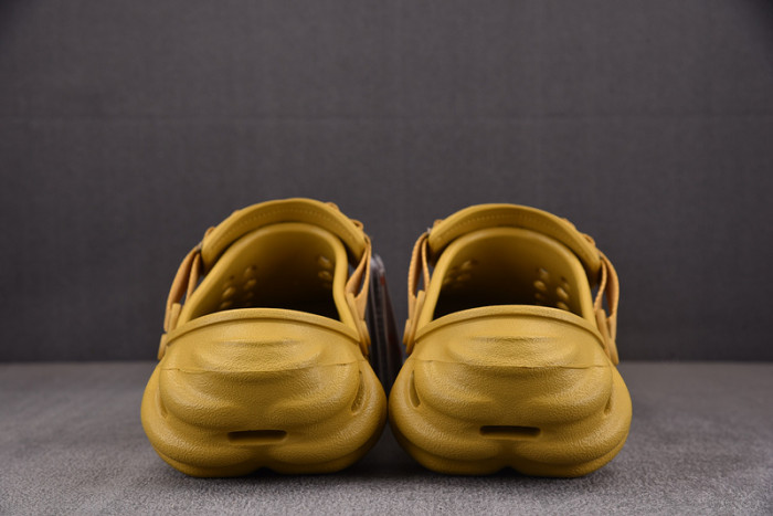 Cr*0*s x salehe bembury c00021